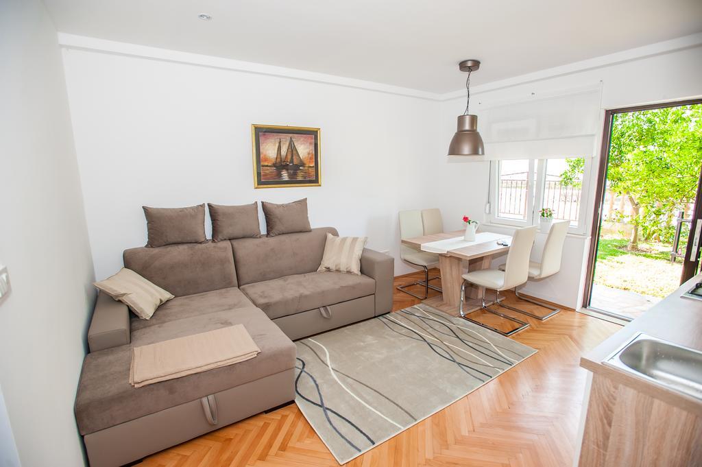 Dadule Apartments Подстрана Экстерьер фото
