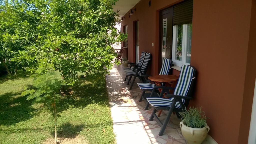 Dadule Apartments Подстрана Экстерьер фото